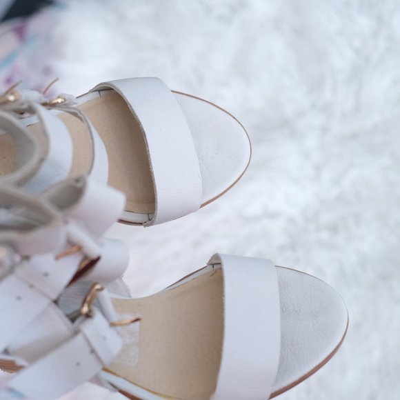 Heels - Picture 3 of 10